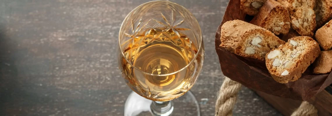 Ogni cibo ha il suo vino, perché non servire mai un prosecco con il dessert.